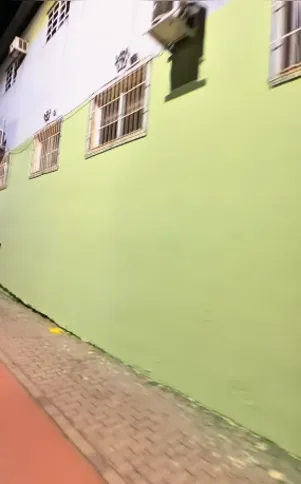 Parede foi pintada de verde