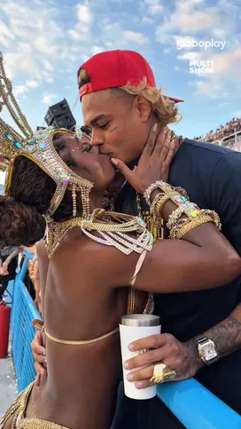 Carol Macharethe e MC Cabelinho