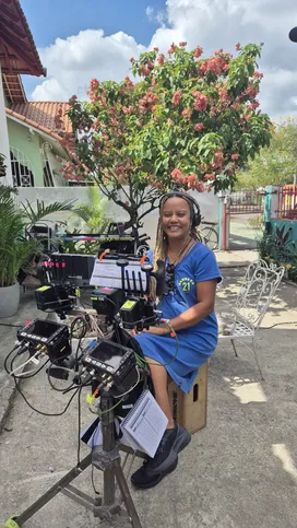 Imagem ilustrativa da imagem Natural de São Gonçalo, cineasta Jamile Marinho conta experiência de dirigir série disponível no Globoplay