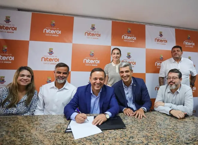 Rodrigo Neves assinou a ordem de início das obras de revitalização da Avenida Amaral Peixoto