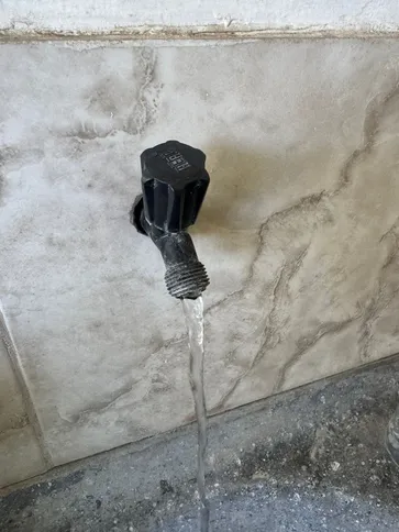 Imagem ilustrativa da imagem OSG faz por você: no mesmo dia da reportagem, moradores do Colubandê voltam a ser abastecidos