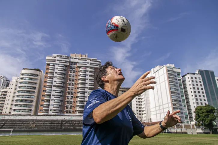 A ex-jogadora comenta as dificuldades enfrentadas por atletas de sua época