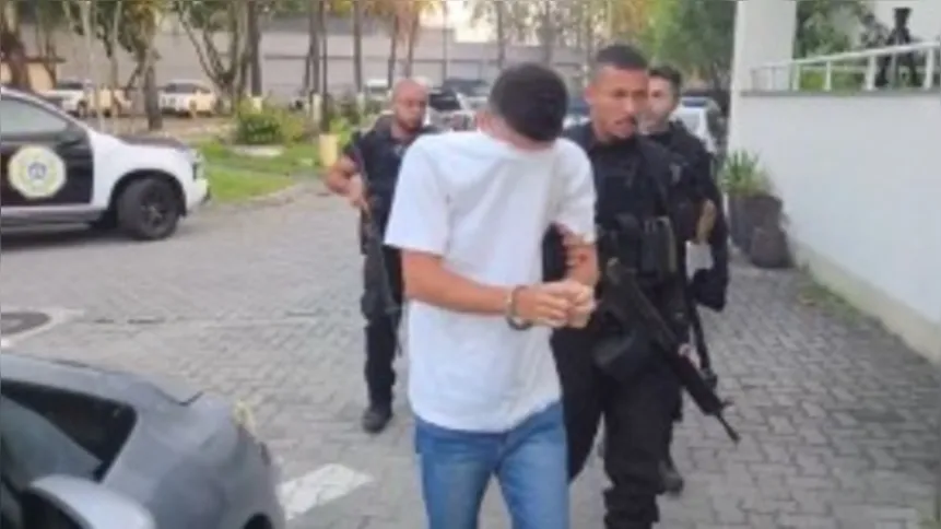 A ação policial prendeu Carlos Alexandre Martins da Silva, considerado o operador financeiro da mãe do rapper