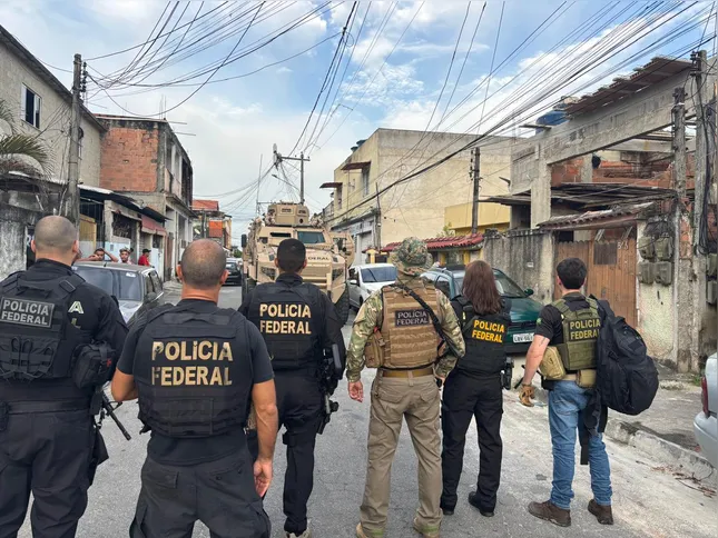 A ação contou com a participação do Grupo de Pronta Intervenção (GPI/PF) e apoio do 7º Batalhão da PMERJ