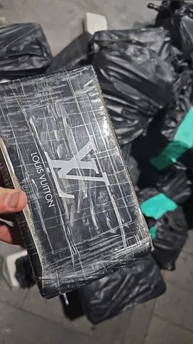 Durante a fiscalização, o motorista informou que estava transportando apenas caixas plásticas vazias