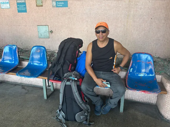 Ambiente com sinais de abandono gera incômodo entre passageiros