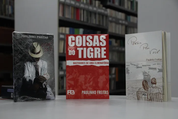 'Coisas do Zé', 'Coisas do Tigre' e 'Poesia Pra Você', os três livros do escritor e multiartista