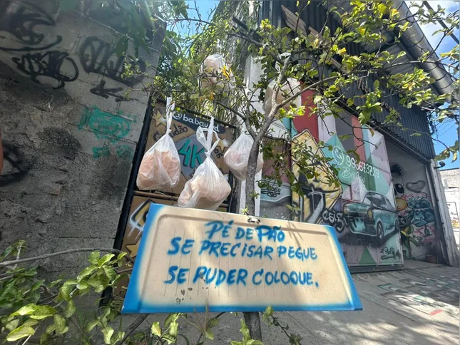 Projeto criado por artesão e apoiado por vizinhos alimenta dezenas de pessoas há quase seis anos