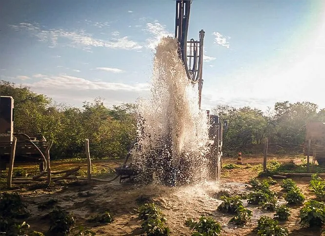 Outro ponto de alerta é a perfuração de poços sem orientação técnica adequada