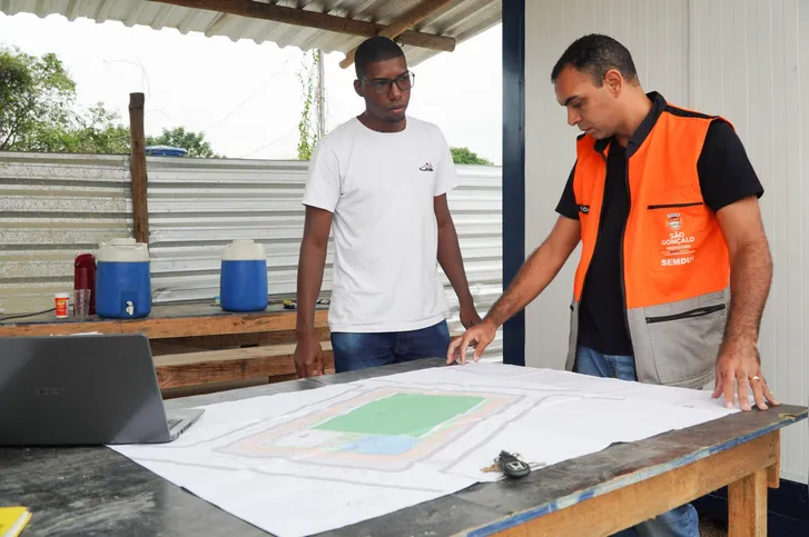 O espaço contará com um campo de futebol society de 1.400 metros quadrados, uma praça de quase 3 mil metros quadrados, entre outros espaços para a práticas de esportes