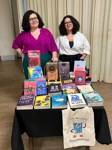 Letícia Fernandes Leal, editora e Isabel Fernandes, designer