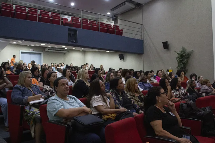 O auditório ficou cheio durante o evento na Universo/Niterói
