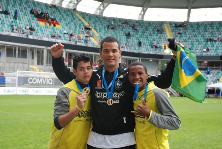 Josmiro na época que era integrante do projeto "Karanba"