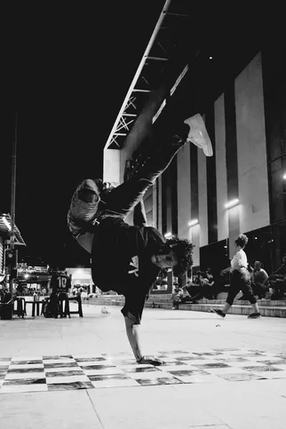 Projeto oferece oficinas de dança ao público