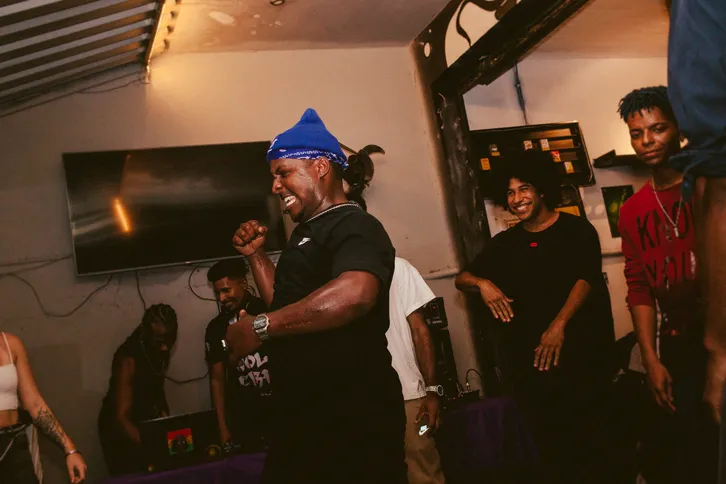 Iniciativa traz para Niterói rodas culturais, oficinas de dança e fotografia