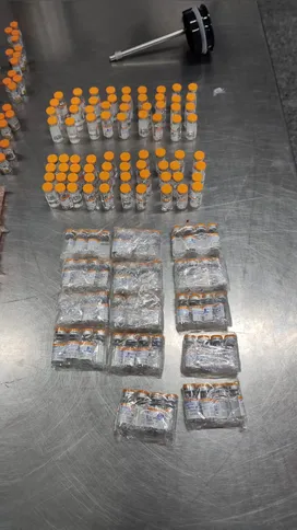 Ampolas apreendias no Aeroporto do Galeão