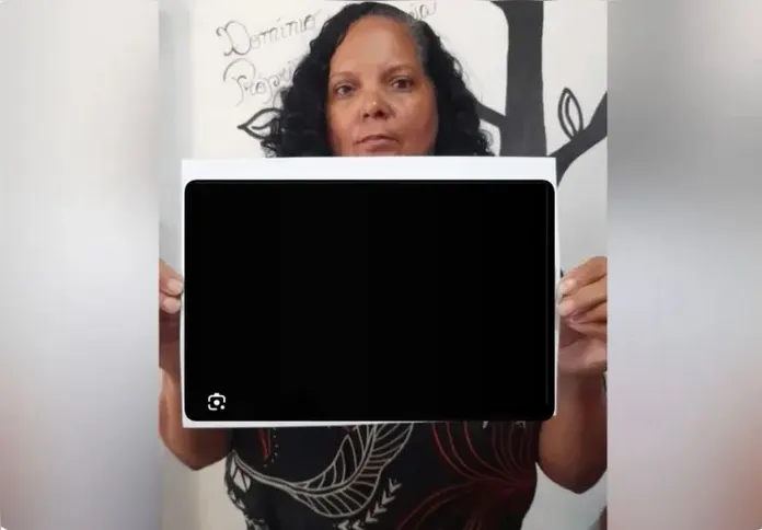 Rosa percorreu ruas do município com cartazes que exibiam a foto da menina, pedindo ajuda a moradores e comerciantes da região