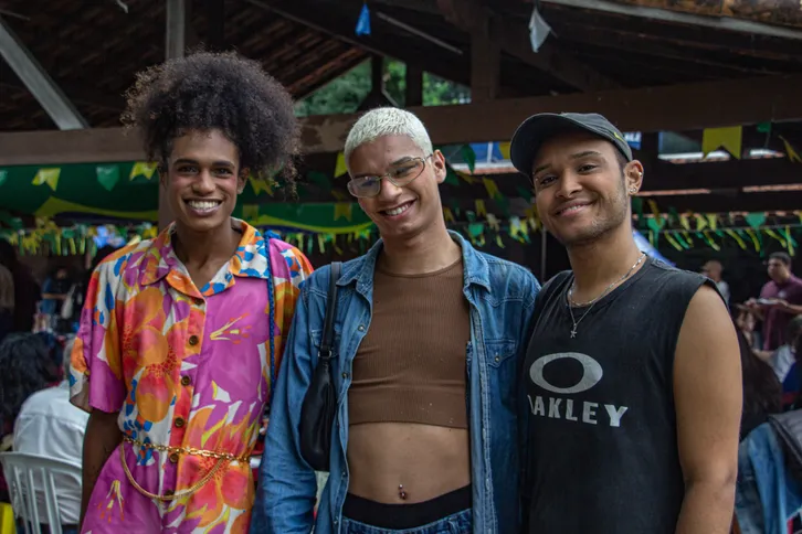 Os ativistas Angel Queen, de 23 anos, Diogo Martins, de 24 anos, e a Angel Torres, de 23 anos, defendem a importância das propostas da Chapa 2