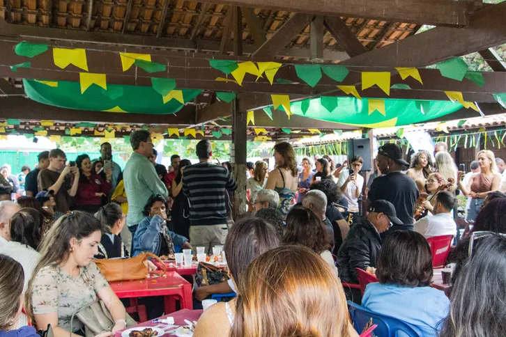 O churrasco de comemoração aconteceu nesta sexta-feira (13), no Clube Society Gragoatá, em Niterói