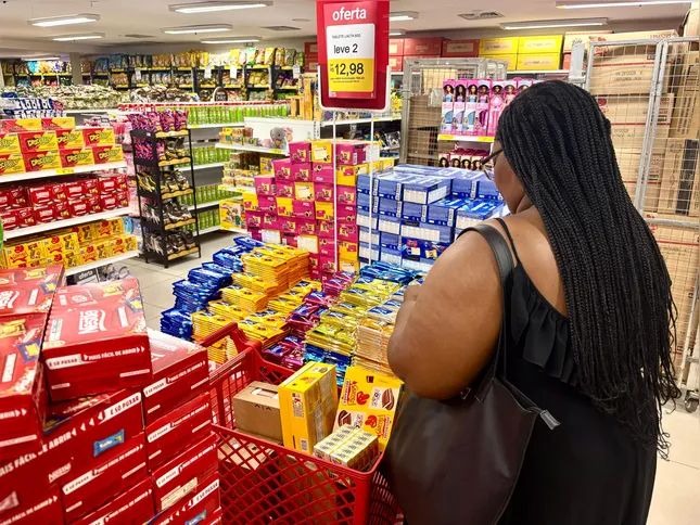 Consumidora afirma que prioriza o chocolate tradicional, mas também leva o preço em consideração na hora da compra