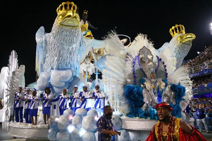 A Portela Fazia um desfile impecável, mas o problema no último carro pode tirar escola do do Desfile das Campeãs