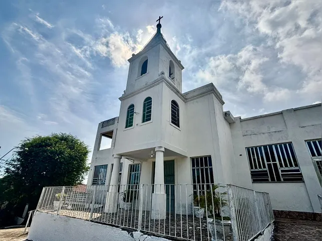 A Capela de Santo Expedito está localizada no bairro do Fonseca, em Niterói