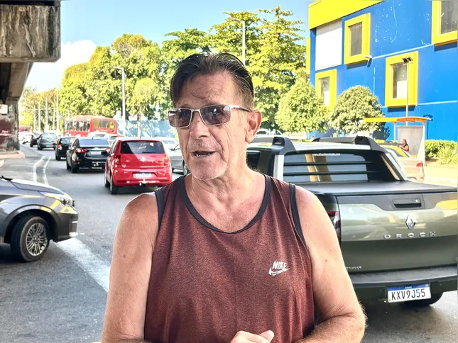 Motorista com 15 anos de experiência pede uma oportunidade de trabalho