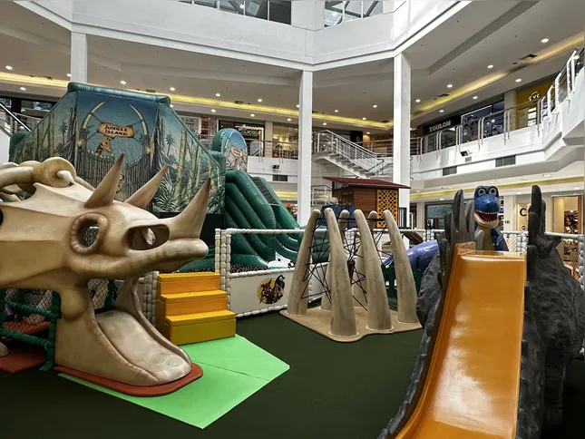 Multicenter Itaipu recebe o Reino Jurássico da World Games