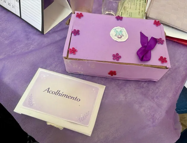 A associação pretende criar o Espaço Roxo, que contará com uma equipe multidisciplinar para oferecer acolhimento e atendimento especializado aos pacientes