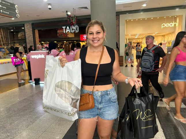 Ana Carla já adotou a tradição de fazer as compras no dia 24 de dezembro