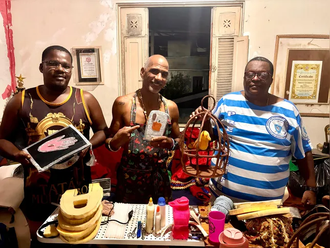 Escola está reeditando enredo apresentado no Carnaval de 2017 em Niterói, pelo importante trabalho cultural e educacional que Marlene Salgado desenvolveu