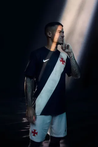 Uniforme do Vasco, em parceria com a Nike, para esta temporada