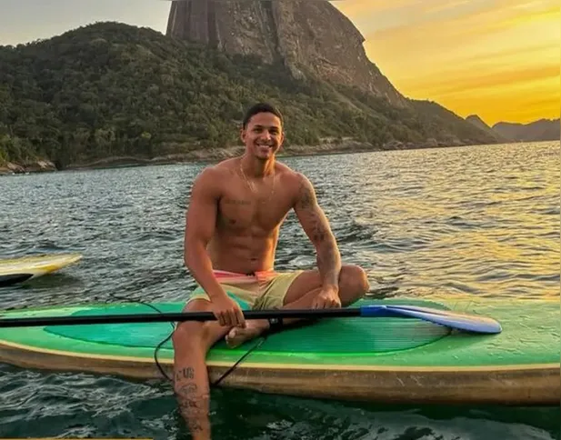 Vítima foi colocado à força dentro de um carro, próximo de onde morava em Niterói