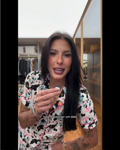 Ana Castela compartilha com fãs se arrumando para sair