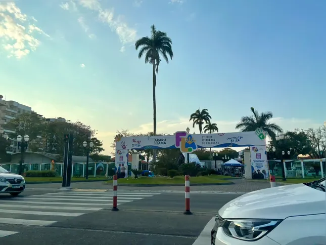 A Avenida Araruama, em frente à praça, será interditada durante o período de circulação dos alunos da rede pública