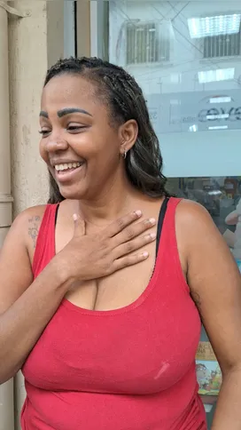 Leia Gonzaga estava na fila pensando no que comprar
