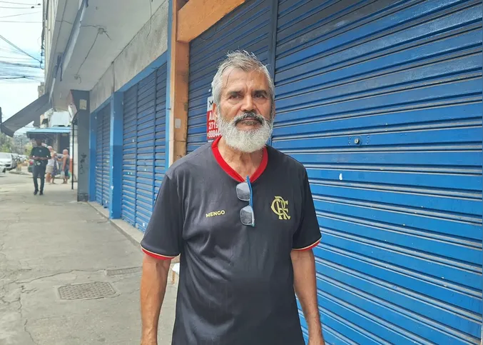 Ismário Fernandes, comerciante, 74 anos