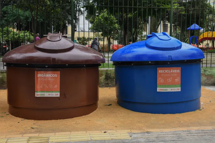 Imagem ilustrativa da imagem Clin intensifica coleta seletiva com instalação de novos moloks no Centro de Niterói