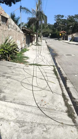 Diferentes estruturas de telecomunicações podem ter sido atingidas simultaneamente