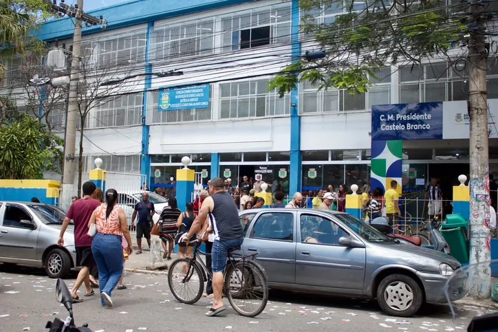 Colégio Municipal Presidente Castelo Branco, um dos principais polos eleitorais de São Gonçalo