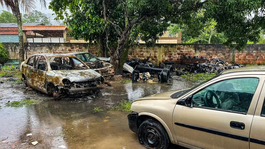 Imagem ilustrativa da imagem Ferro-velho em Inoã, distrito de Maricá, é interditado pelo Detran RJ