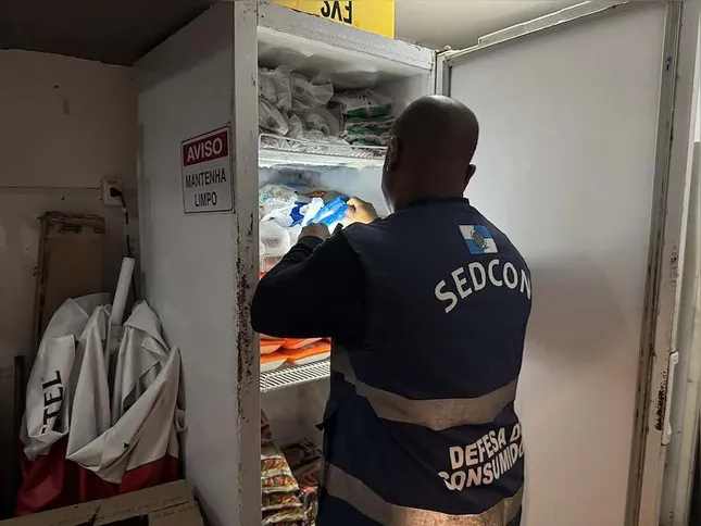 Imagem ilustrativa da imagem Fiscalização descarta mais de 14kg de alimentos impróprios em restaurantes da Barra da Tijuca