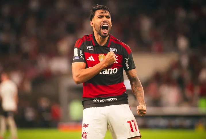 Aos 43 minutos, Jorginho encontrou Joaquín Freitas, que cruzou na medida para Bruno Henrique subir mais alto que a marcação e cabecear para o fundo das redes: 2 a 1