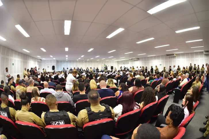 O inspetor-geral da Guarda Civil Municipal, Paulo Brito, deu as boas-vindas aos novos agentes e ressaltou a responsabilidade que acompanha o ingresso na corporação