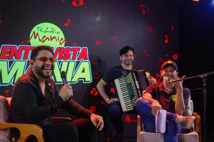 Ícaro Moares esteve presente na Rádio Mania para um bate-papo sobre sua carreira e apresentar algumas músicas do repertório