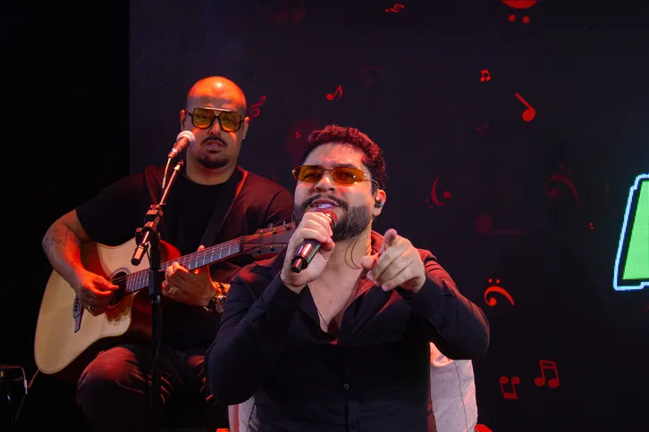 “O público cantou a música e nos recebeu com o maior carinho", comentou Ícaro ao falar sobre sucesso de “Vombora”