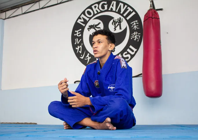 A relação de Andrey com o jiu-jitsu começou na infância, aos cinco anos, quando ele foi levado para treinar por um conhecido do pai e recebeu de uma academia o primeiro kimono que usou.