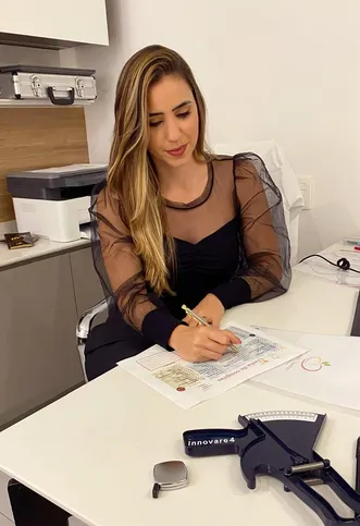 Danielle Condeixa, nutricionista clínica e comportamental, de 40 anos.