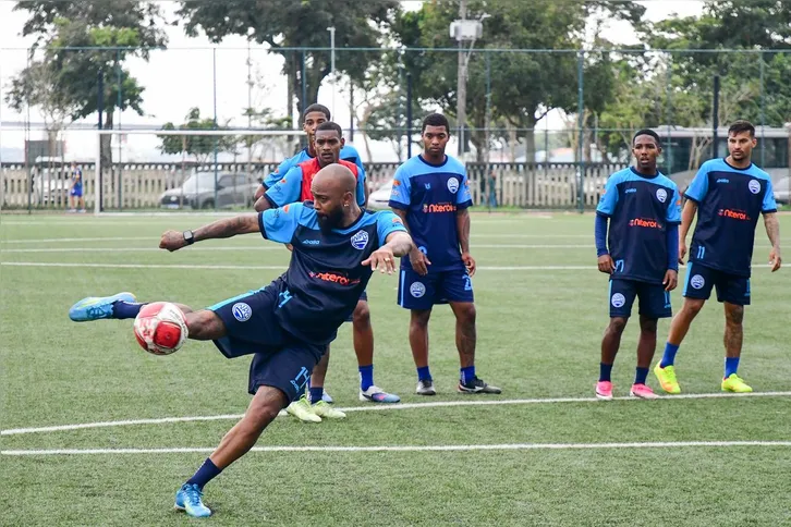 Chay, em primeiro plano, é um dos reforços do clube para a Série 
B1