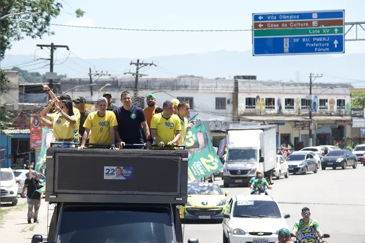 Imagem ilustrativa da imagem No último dia de campanha, Douglas Ruas percorre Baixada Fluminense em carreatas por Flávio Bolsonaro